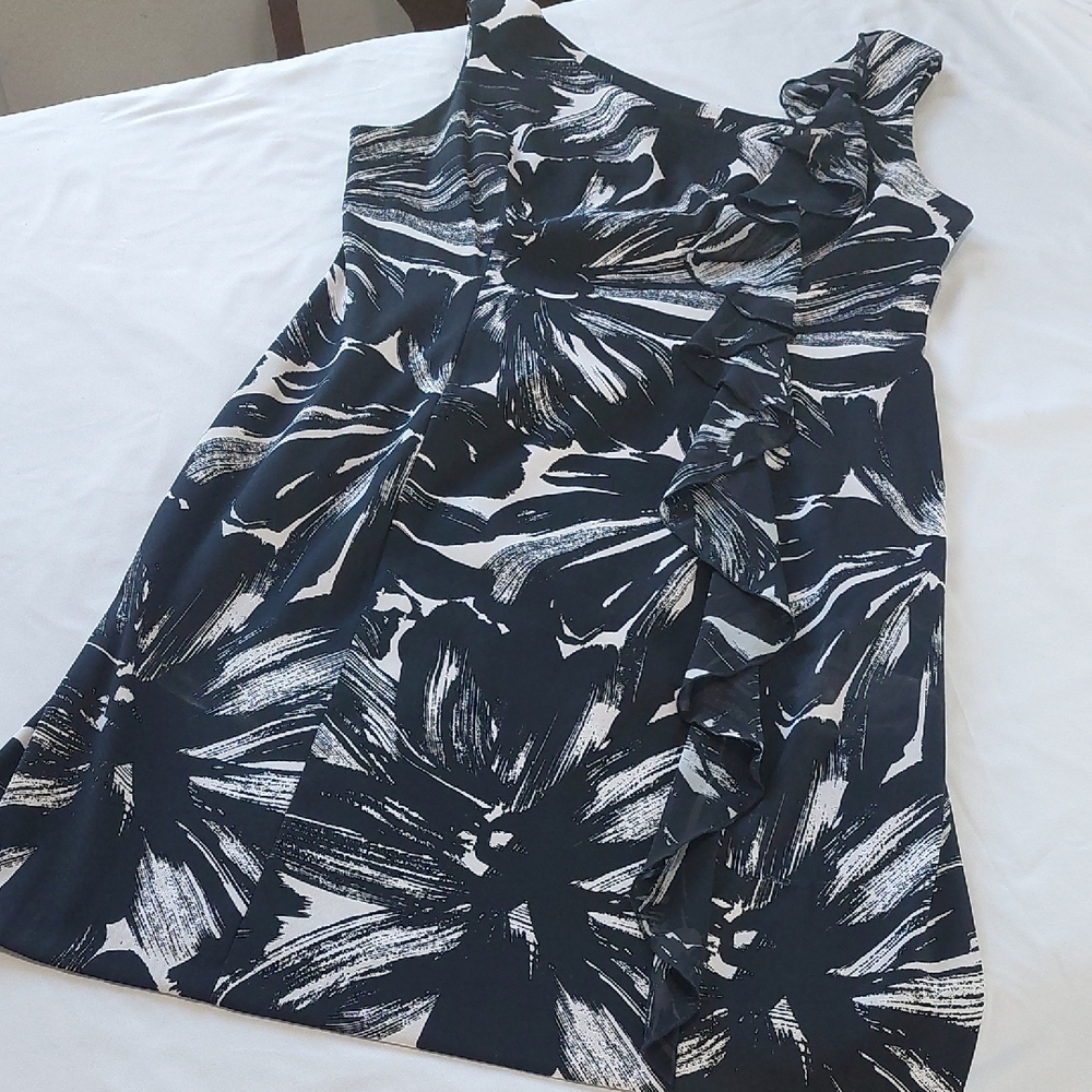 Connected Apparel Black and White Dress .Zipper Down The Side Cute Ruffle .